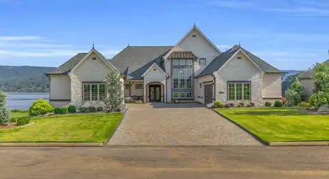 290 Edgewater Way, Jasper, TN 37347