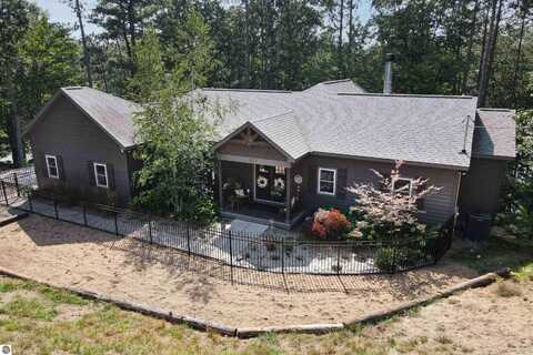 3764 HAROLDS ROAD, TRAVERSE CITY, MI 49696