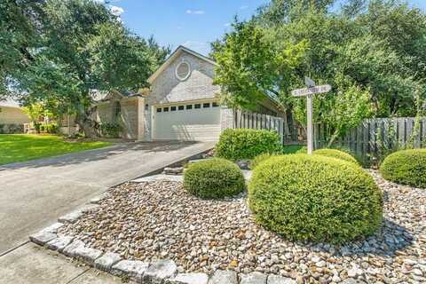 201 E Creekview Dr, Fredericksburg, TX 78624