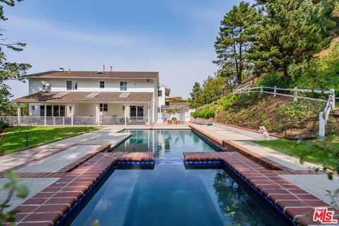 10821 Savona Rd, Los Angeles, CA 90077
