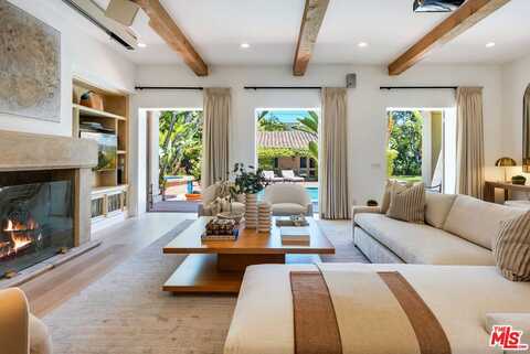 812 N Bedford Dr, Beverly Hills, CA 90210