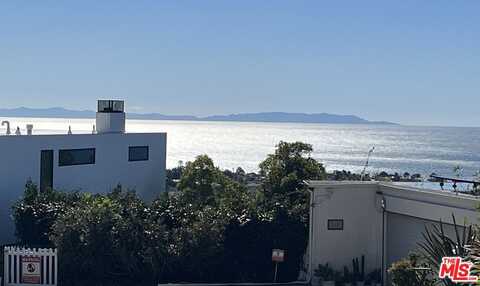 1357 Chautauqua Blvd, Pacific Palisades, CA 90272