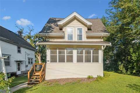 937 Daniels Street NE, Cedar Rapids, IA 52402