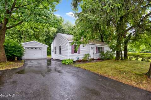 56 Miracle Ln, Colonie, NY 12211