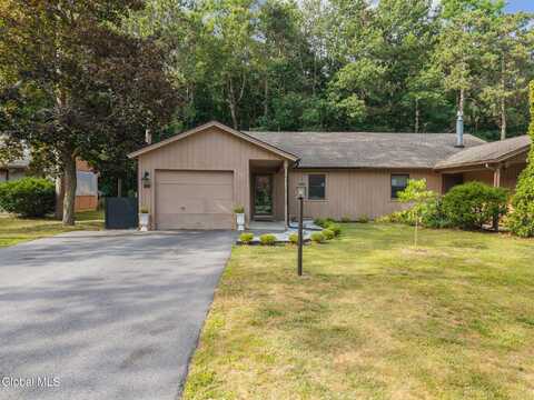 89 Arrow Wood Place, Malta, NY 12020