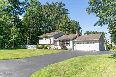 28 Sandalwood Lane, Glenville, NY 12302