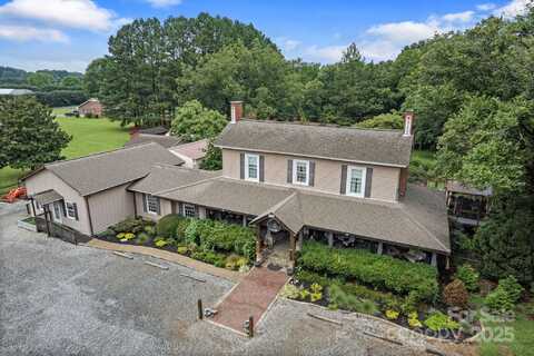 1307 Oakridge Farm Highway, Mooresville, NC 28115