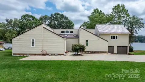 748 Moretz Court, Hickory, NC 28601