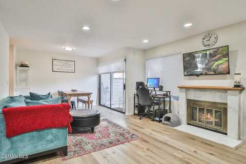 6542 Twin Circle Lane, Simi Valley, CA 93063