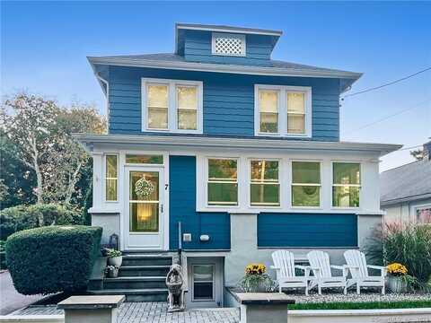 7 Triangle Street, Norwalk, CT 06855