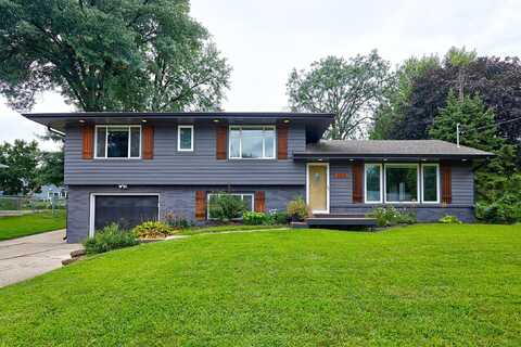 3400 Hillsdale Drive, Urbandale, IA 50322