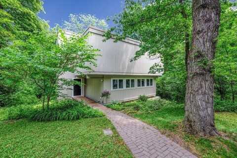 2201 Timberland Road, Ames, IA 50014