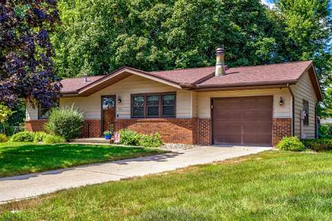 111 Sandburg Court, Ames, IA 50014