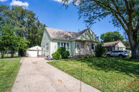 1560 Arthur Avenue, Des Moines, IA 50316