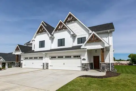 1462 Autumn Ridge, Dubuque, IA 52003