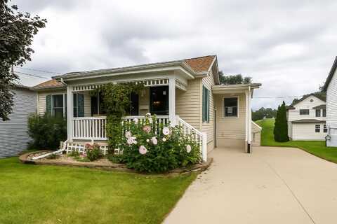 2639 Van Buren, Dubuque, IA 52001