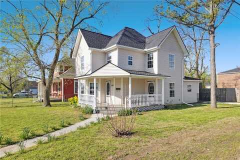 1002 S Arkansas Street, Rogers, AR 72756