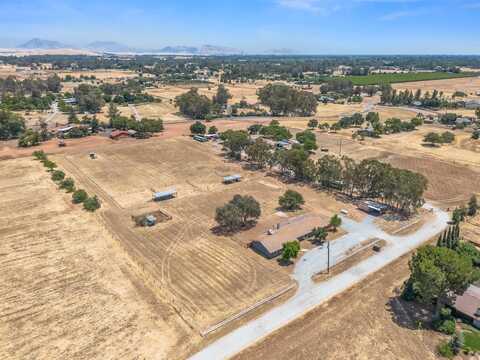 10485 herndon Avenue E, Clovis, CA 93619