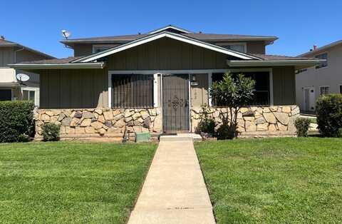 2694 Fairmont Avenue W, Fresno, CA 93705