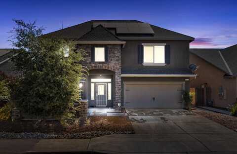 3342 Carriage Avenue N, Fresno, CA 93727