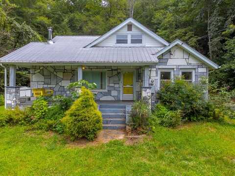 105 MARBLE DR, Sylva, NC 28779