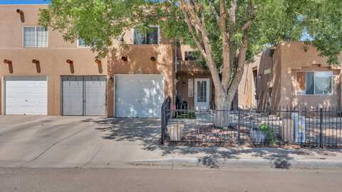 631 Reeves Place SW, Los Lunas, NM 87031