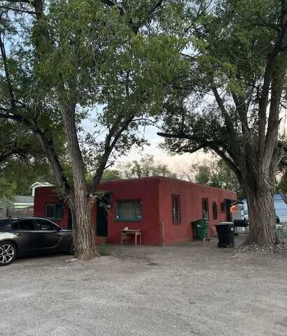 425 SUNSET Road SW, Albuquerque, NM 87105