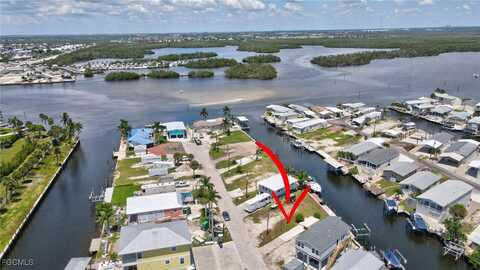 856 Oak Street, Fort Myers Beach, FL 33931