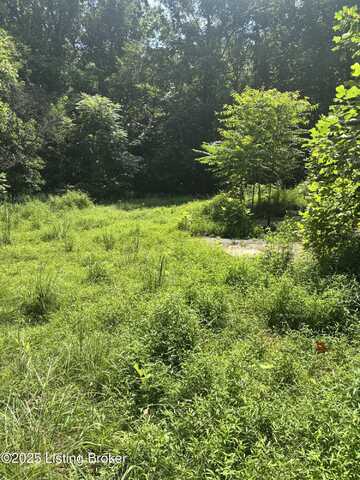 8015 Forrest Dr, Crestwood, KY 40014