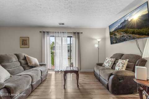 3108 Parkside Ct, Louisville, KY 40214