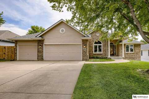 8627 S 97th Avenue, La Vista, NE 68128
