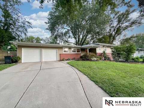5815 L Street, Lincoln, NE 68510