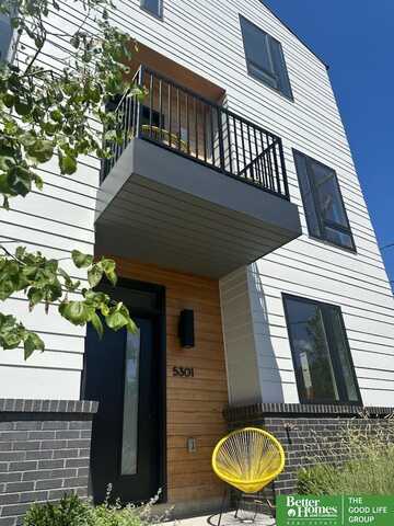 5301 Elmwood Plaza, Omaha, NE 68106