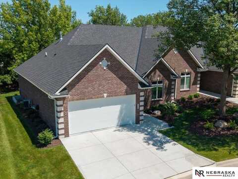 6418 Lone Tree Drive, Lincoln, NE 68512