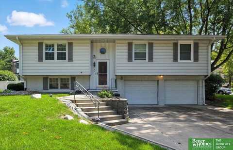 101 N Kings Circle, Bellevue, NE 68005