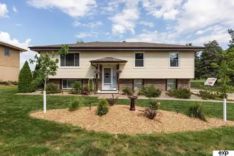 5529 S 102nd Street, Omaha, NE 68127