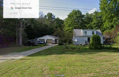 4275 E 8th Street, White Cloud, MI 49349