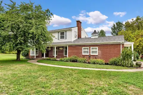 319 Greenridge Drive NW, Grand Rapids, MI 49544