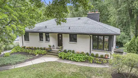 2760 Hall Street SE, East Grand Rapids, MI 49506