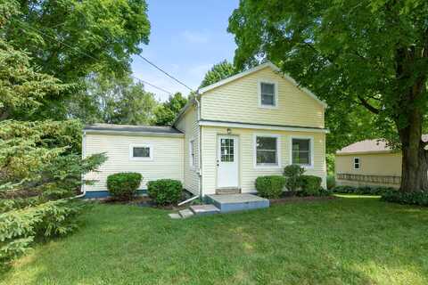 821 S Michigan Avenue, Hastings, MI 49058