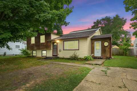 210 Meadowlark Street, Middleville, MI 49333