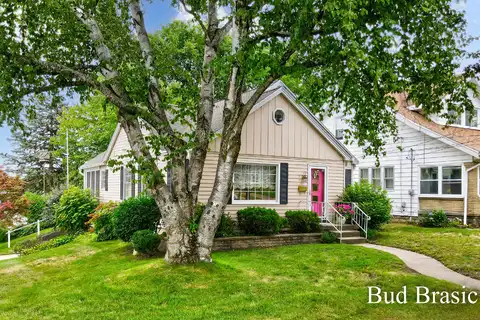 952 Frederick Avenue NW, Grand Rapids, MI 49504
