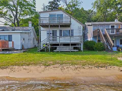 67003 Lakeshore Drive, Dowagiac, MI 49047