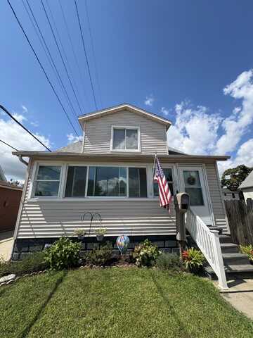 1882 7th Street Street, Wyandotte, MI 48192
