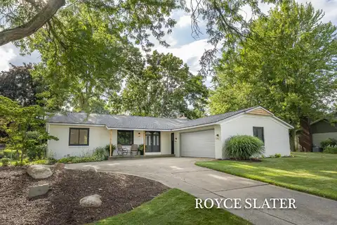4847 Ridgeline Drive NE, Grand Rapids, MI 49525