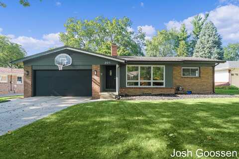 221 Monique Drive NE, Grand Rapids, MI 49505