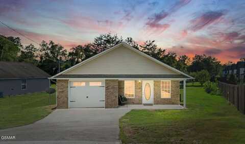 1039 Center Street, Sevierville, TN 37862