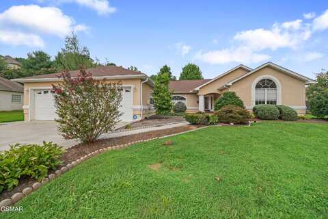 253 Lexington Place, Sevierville, TN 37862