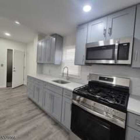 166 Roseville Ave, Newark, NJ 07107
