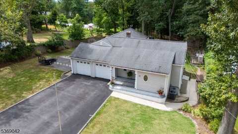 53 W Summit Ave, Midland Park Boro, NJ 07432